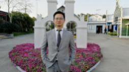 张学飞