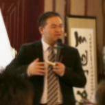 华文逸