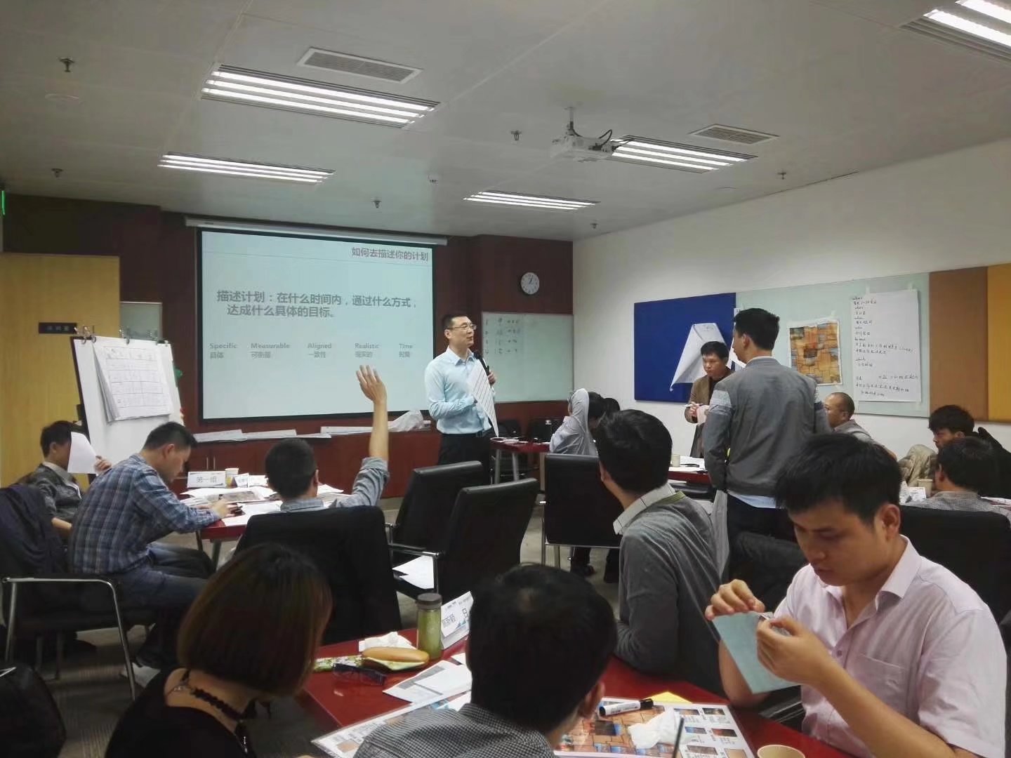沙盘管理培训师李元滨老师，受邀为东风佛吉亚汽车外饰，讲授《高效执行力沙盘模拟》课程