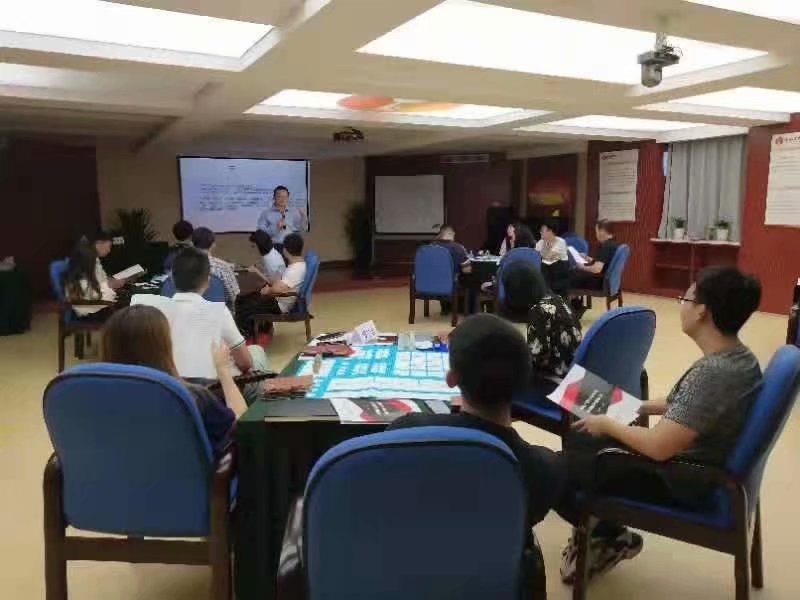 史广青老师再次受邀为 房地置业集团,讲授《房地产经营管理沙盘模拟》课程