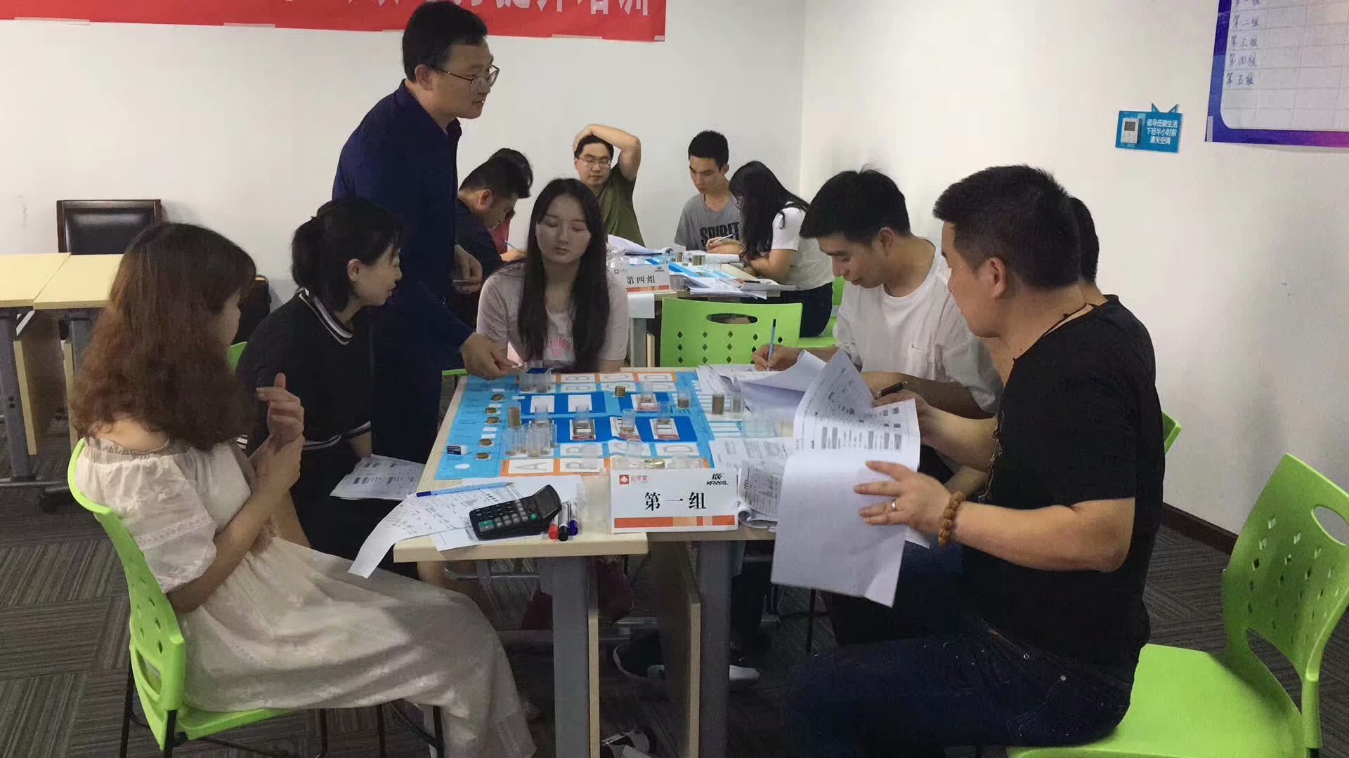 史广青老师受邀为 某能源公司，讲授《战略目标分解沙盘模拟》课程