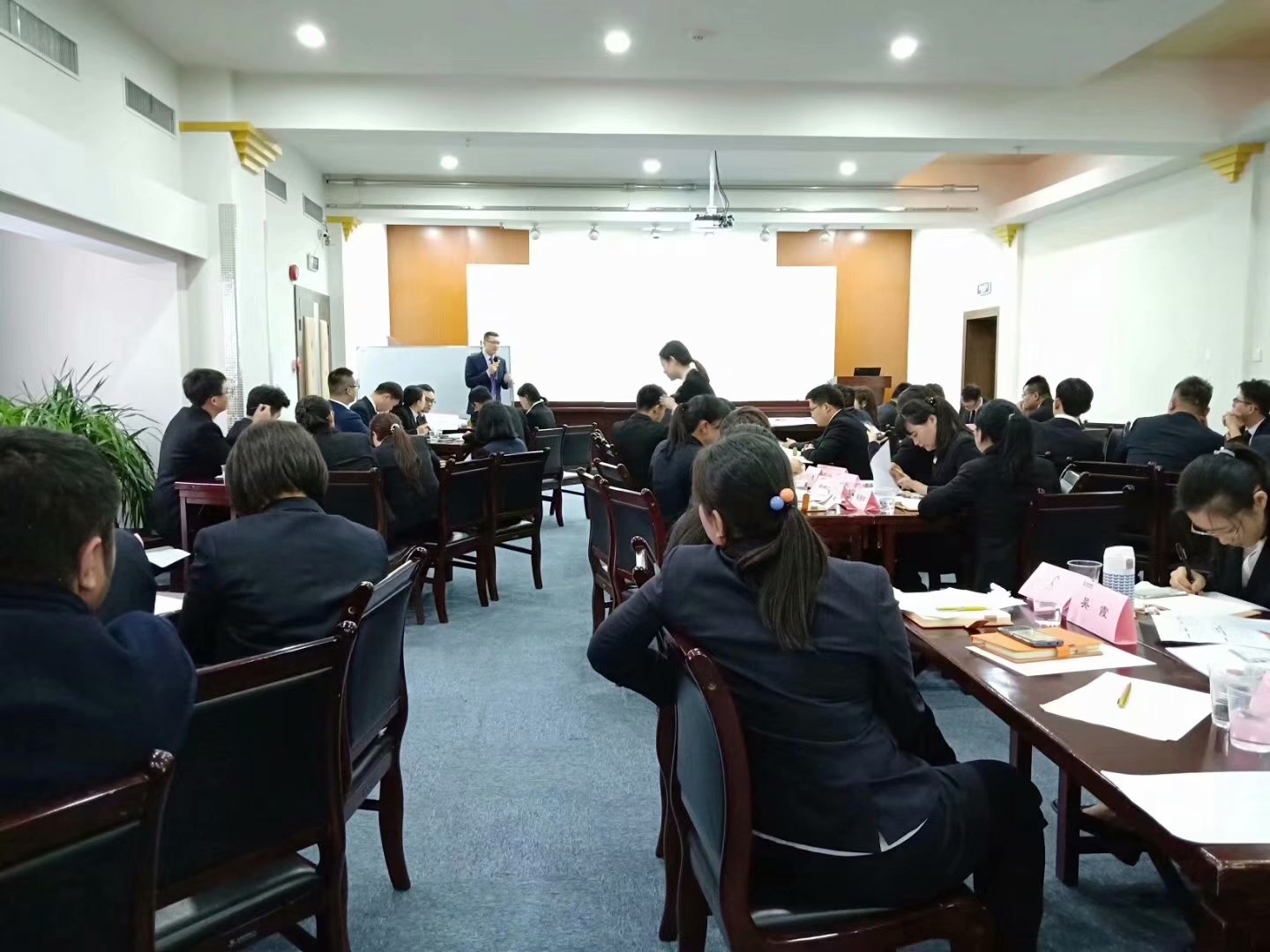 李元滨老师受邀为上海领时人才机构讲授,《巅峰对决—全局思维与决策沙盘》(独家版权)课程