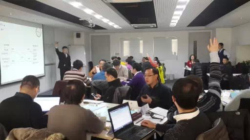 王悦宇老师受邀为 上海贝尔集团，讲授《商业决策与运营创新管理沙盘模拟》课程