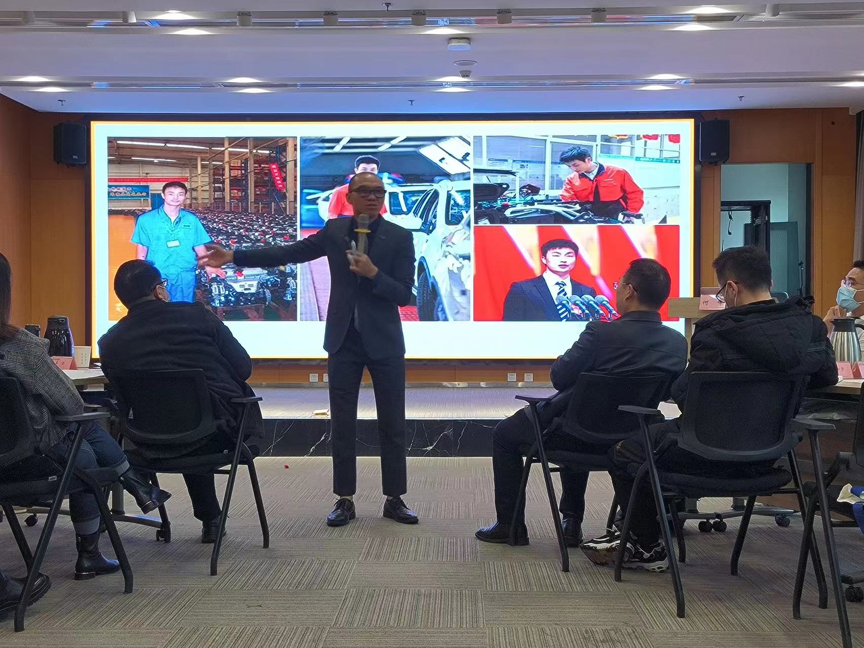 何峰老师受邀为宜宾某投资集团做《卓有成效的管理者》培训