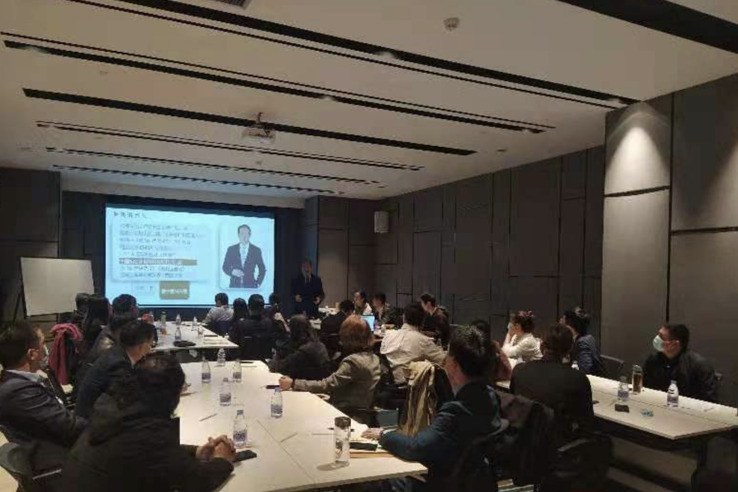 讲授《医疗器械：如何实现区域市场精准招商和高效营销团队的管理》课程