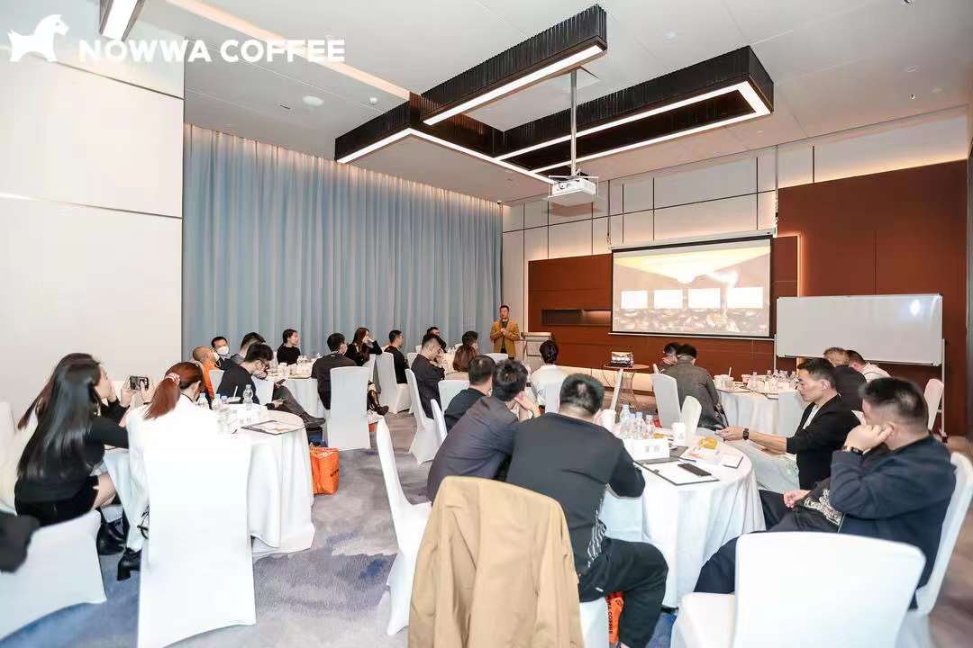 挪瓦咖啡私董会