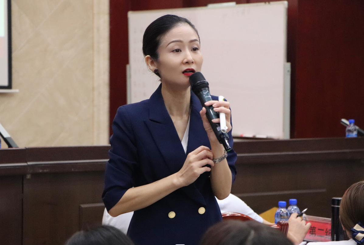 蔡玉 . 汉寿农商银行《银行优质化文明服务建设》培训