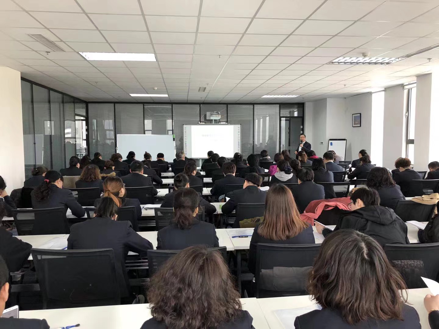 为地铁集团-沈阳盛京通公司进行定制化培训