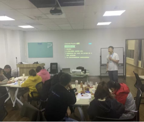 《从业务骨干到优秀管理者——角色转身》