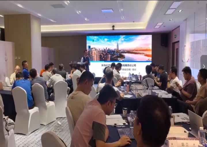 《AI赋能：提示词＋WPS办公应用》