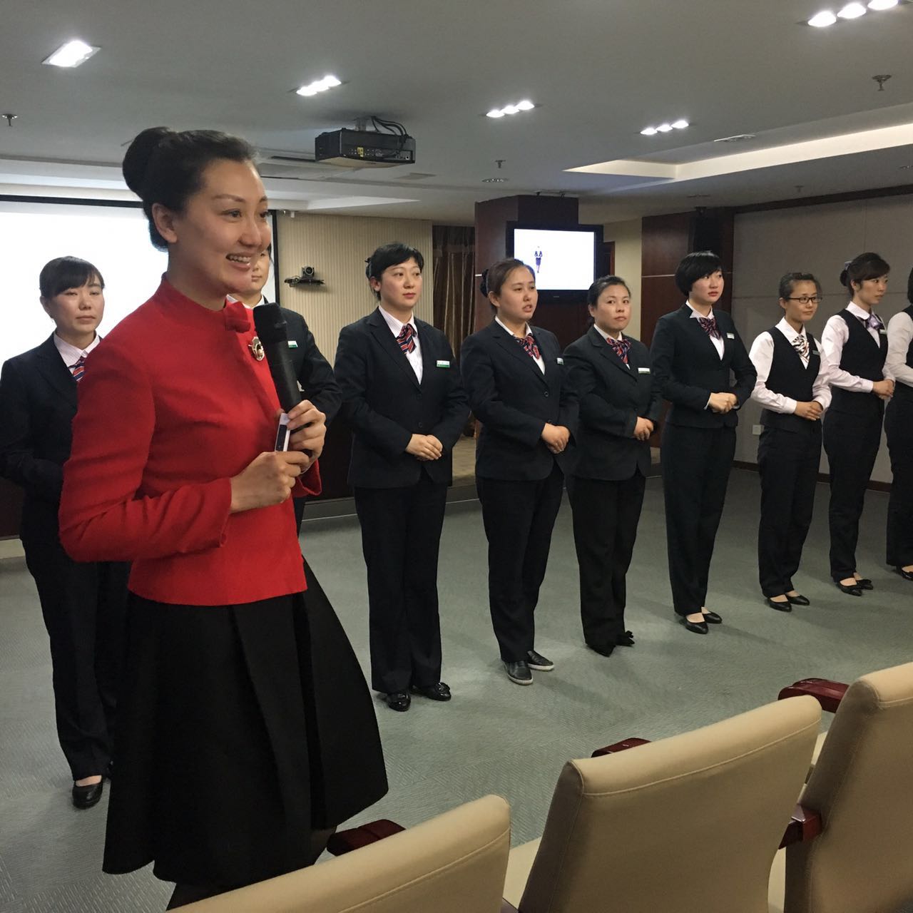 邮储银行大连分行《服务礼仪》