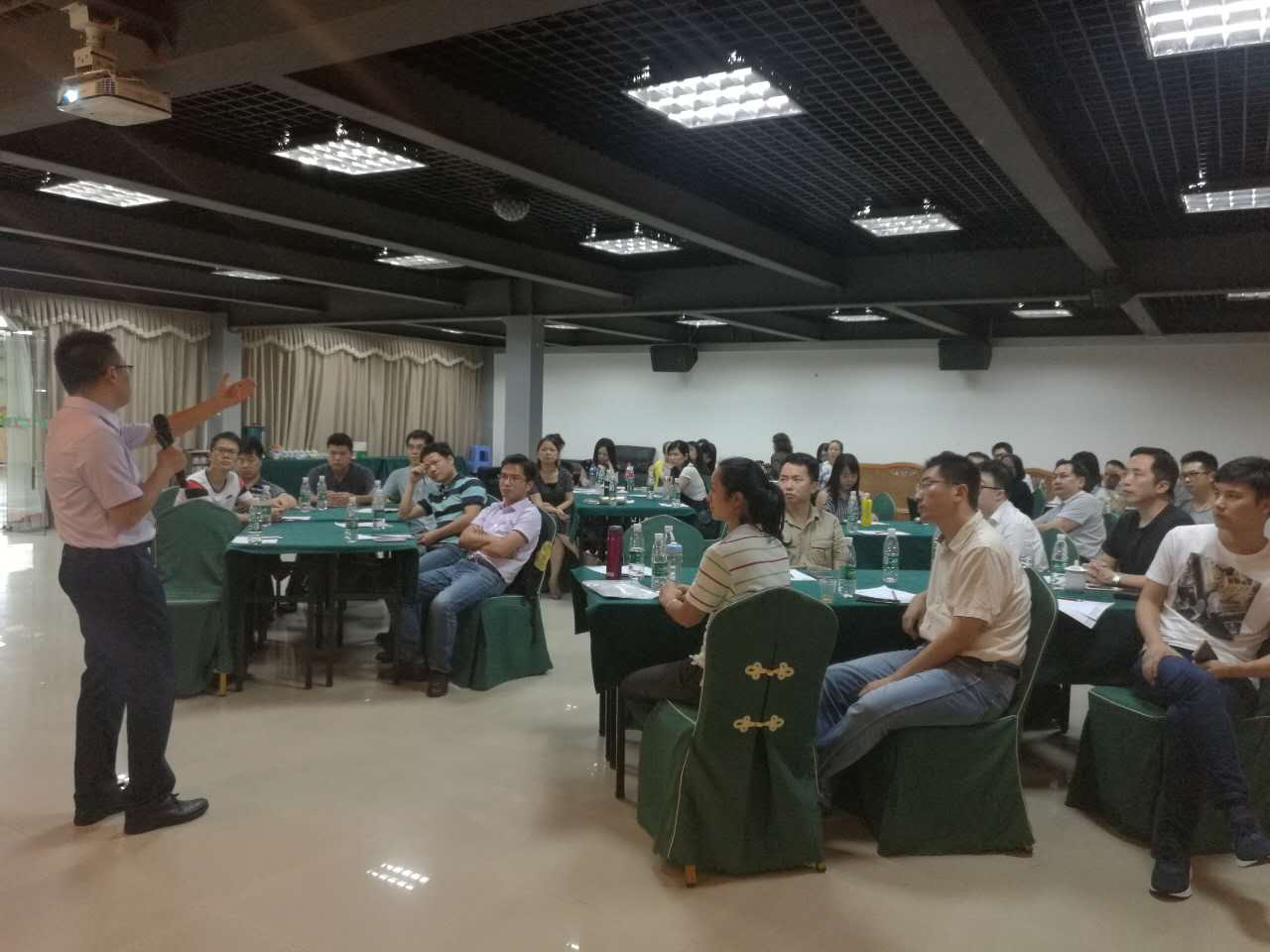 深圳市经贸信息委《职业道德》