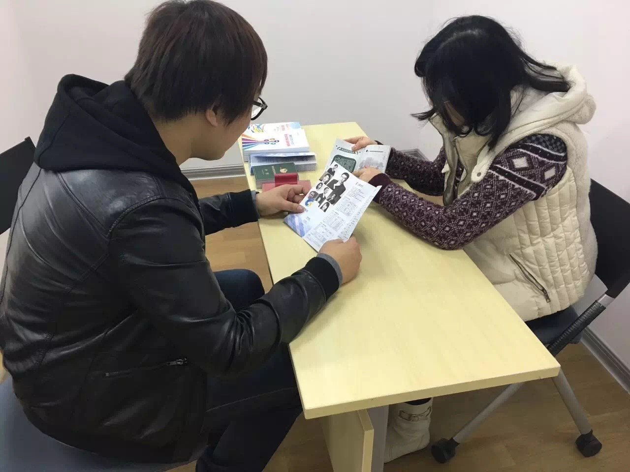 虞晶婷老师为上海东海职业技术学院的在校学生进行模拟面试辅导