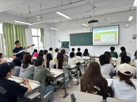 崔老师日常教育教学活动
