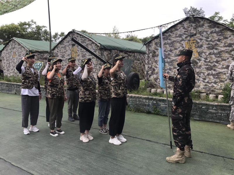 《舟山市定海简翕贸易培训营》课程介绍长海报，包含课程亮点、学习收获及详细课程大纲