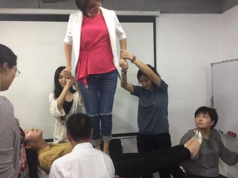 如何快速催眠放松减压？-郭敬峰老师视频